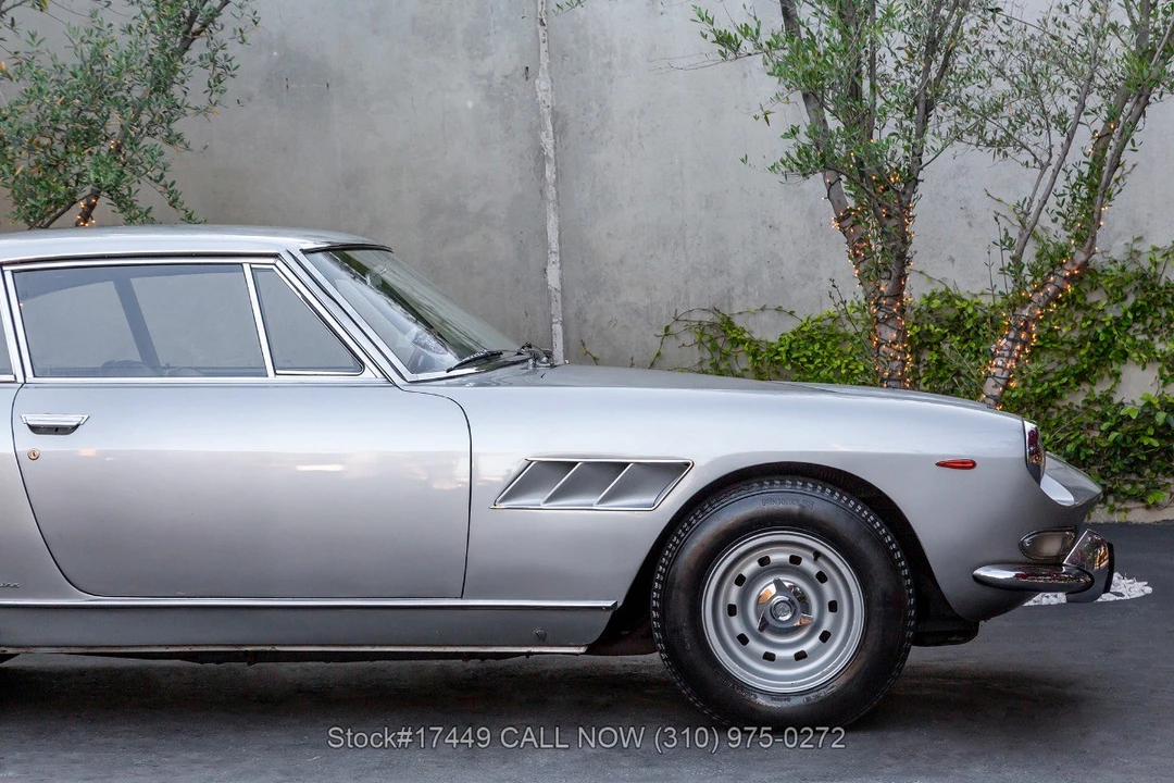 1967 Ferrari 330 GT 2+2 - Image 11 of 31
