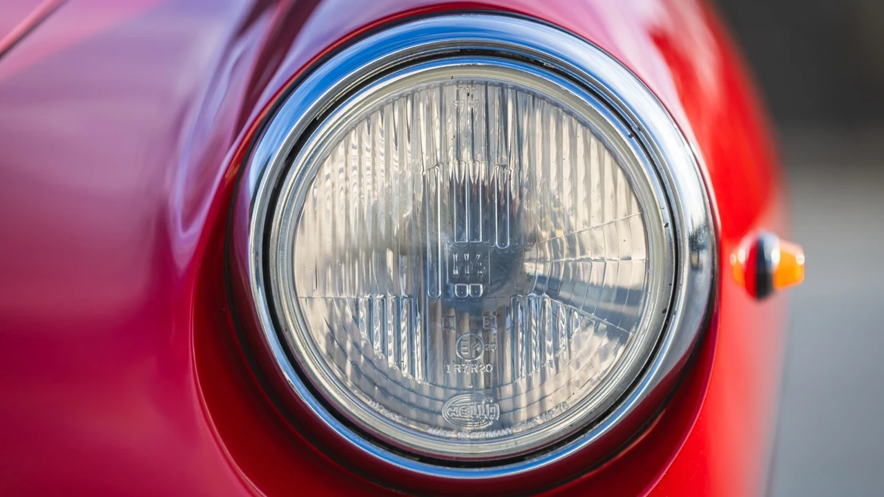 1967 Ferrari 330 GT 2+2 - Image 30 of 31