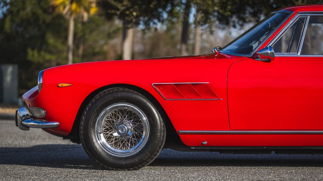 1967 Ferrari 330 GT 2+2 - Image 19 of 31