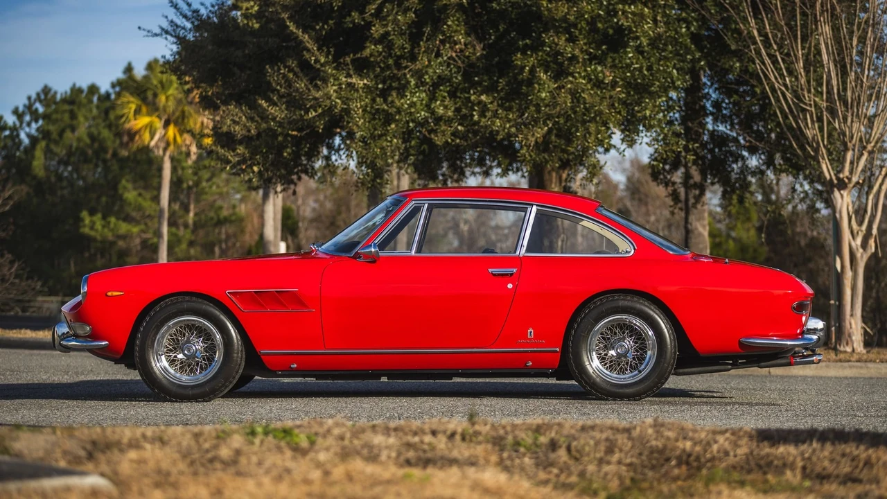 1967 Ferrari 330 GT 2+2 - Image 11 of 31