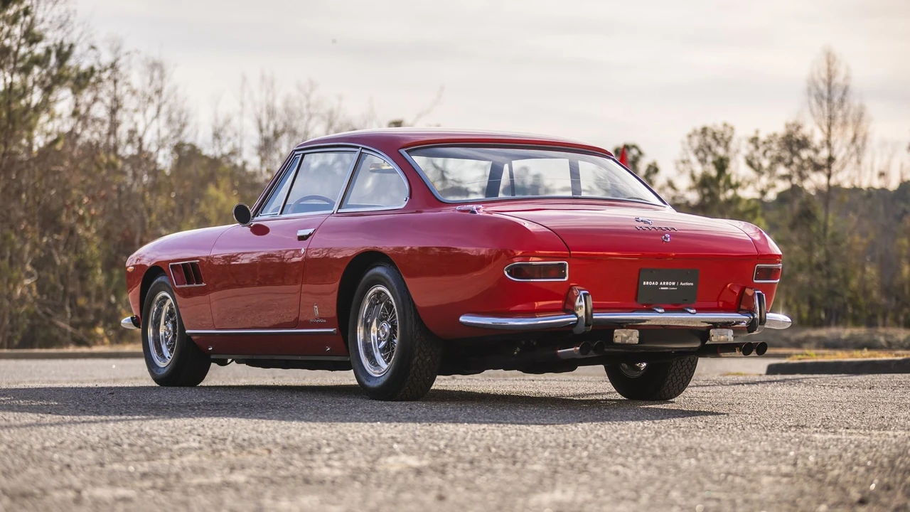 1967 Ferrari 330 GT 2+2 - Image 13 of 31