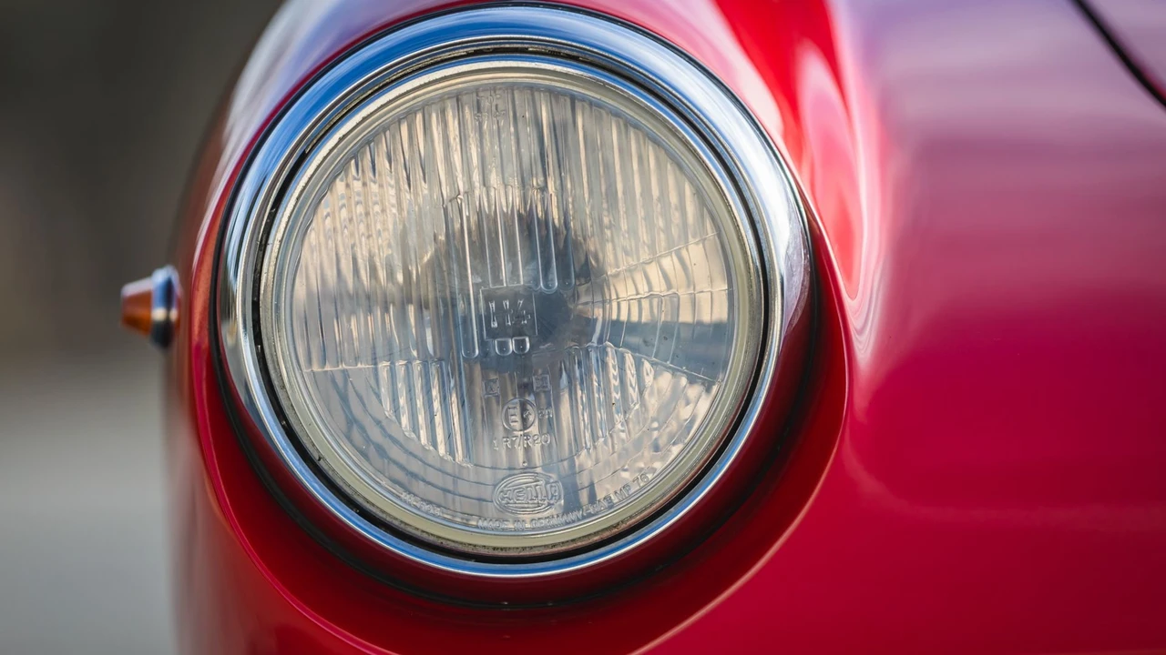 1967 Ferrari 330 GT 2+2 - Image 29 of 31