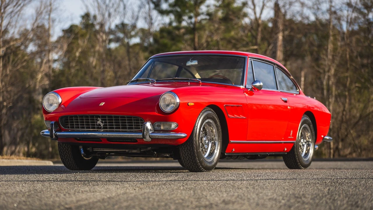 1967 Ferrari 330 GT 2+2 - Image 14 of 31