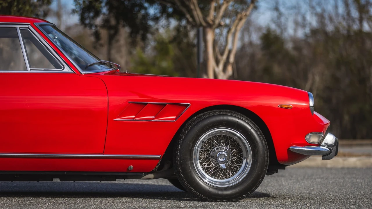 1967 Ferrari 330 GT 2+2 - Image 25 of 31