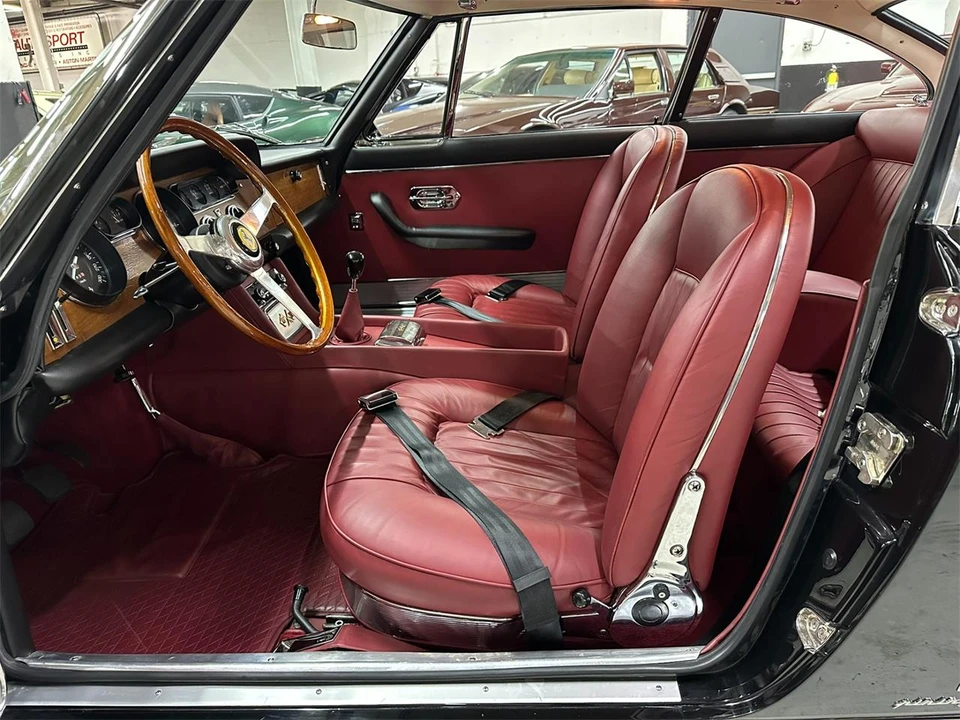 1967 Ferrari 330 GT 2+2 - Image 13 of 31