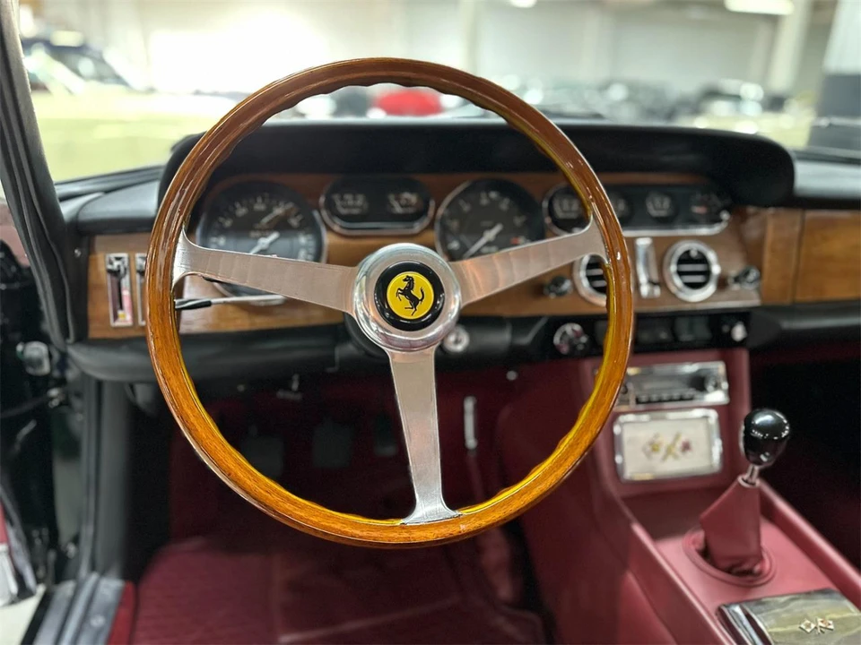 1967 Ferrari 330 GT 2+2 - Image 16 of 31