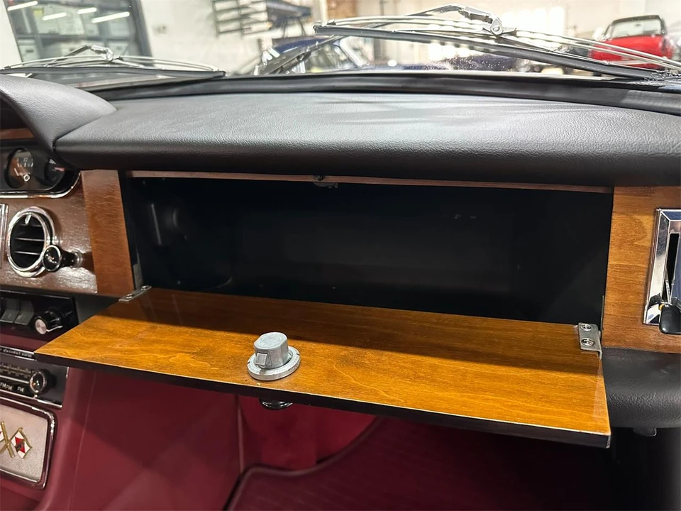 1967 Ferrari 330 GT 2+2 - Image 24 of 31