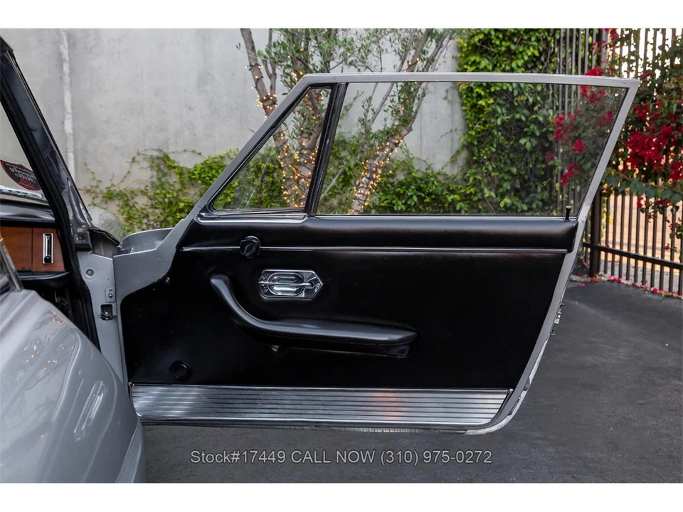 1967 Ferrari 330 GT 2+2 - Image 23 of 31