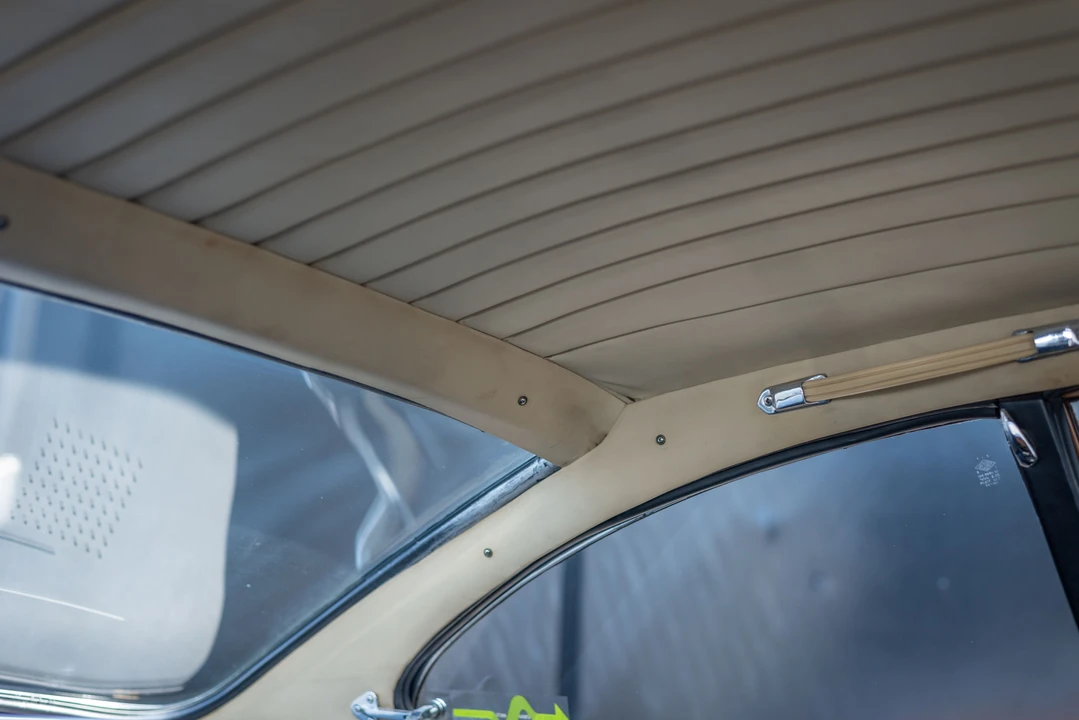 1967 Ferrari 330 GT 2+2 - Image 30 of 31