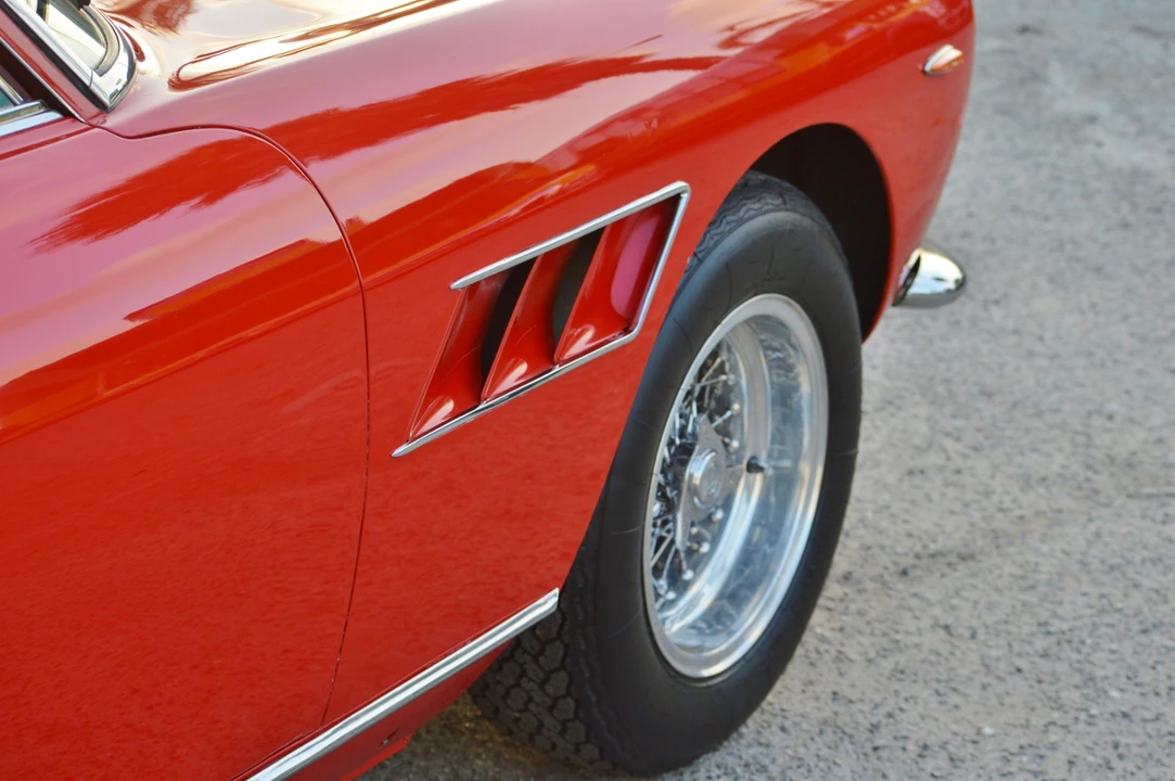 1967 Ferrari 330 GT 2+2 - Image 24 of 31