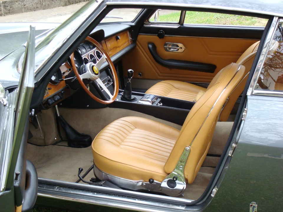 1967 Ferrari 330 GT 2+2 - Image 4 of 7