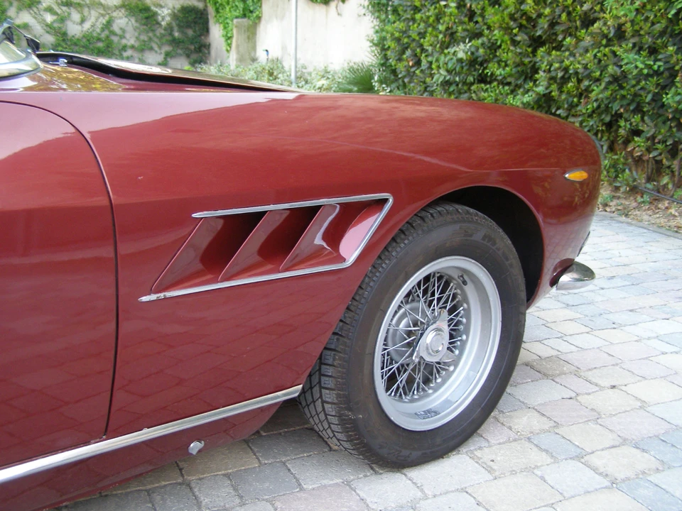 1967 Ferrari 330 GT 2+2 - Image 2 of 7