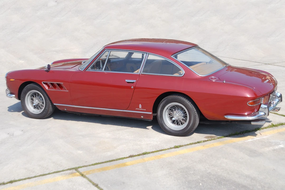 1967 Ferrari 330 GT 2+2 - Image 2 of 3