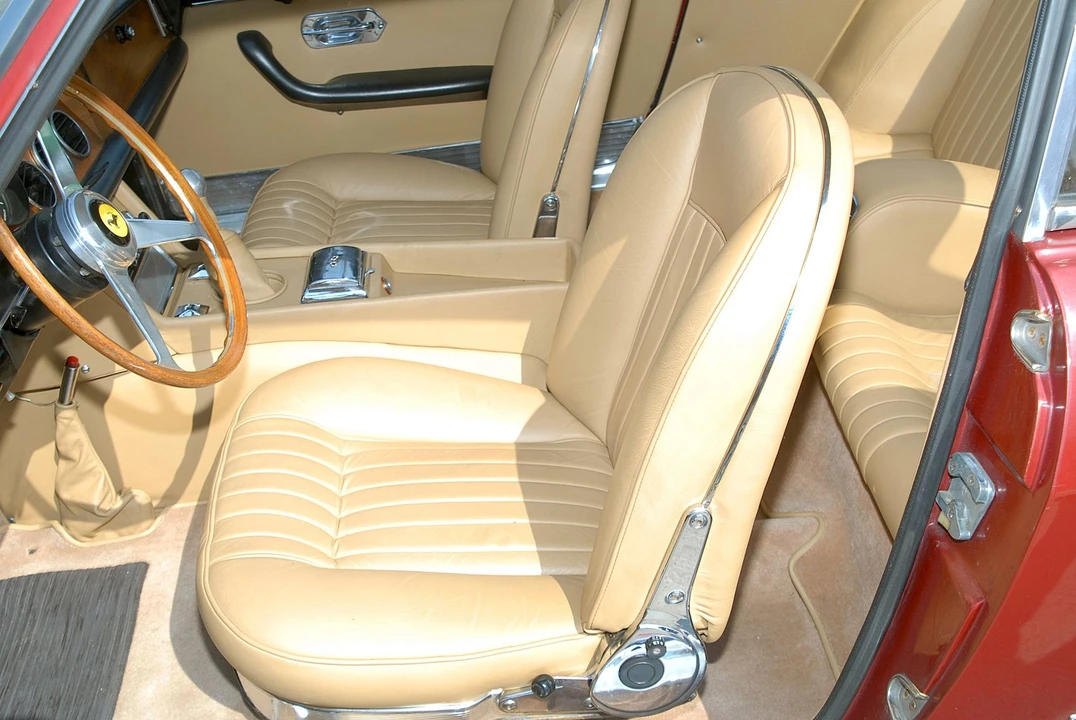 1967 Ferrari 330 GT 2+2 - Image 6 of 7