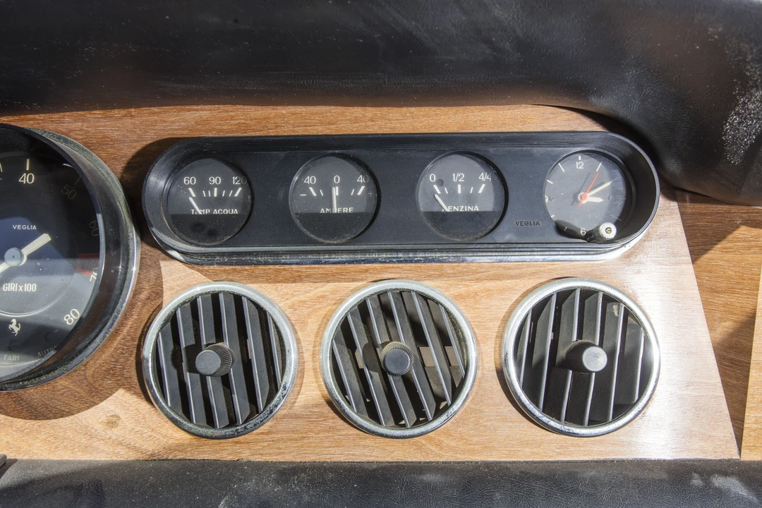1967 Ferrari 330 GT 2+2 - Image 16 of 31