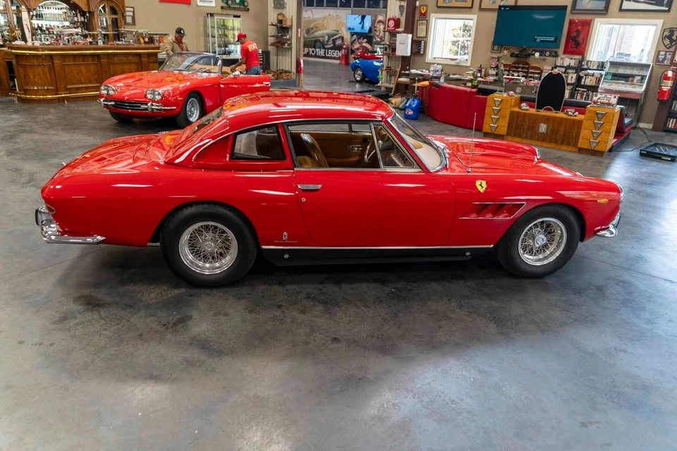 1967 Ferrari 330 GT 2+2 - Image 2 of 5