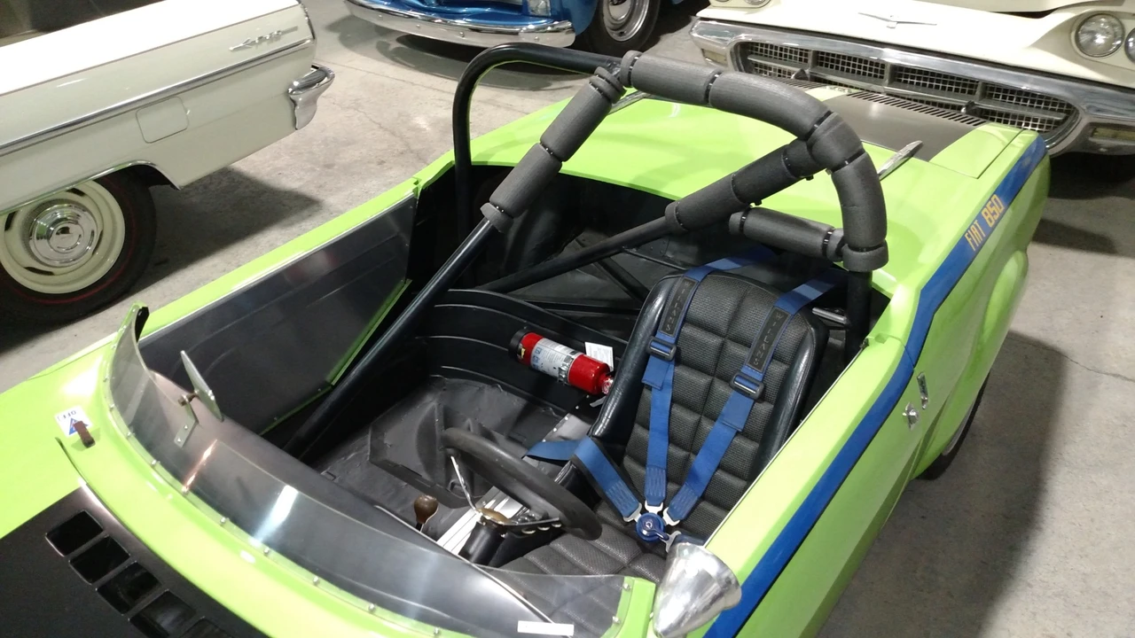 1967 Fiat 850 Spider - Image 9 of 31
