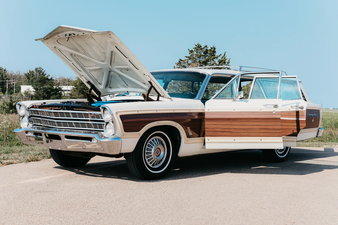 1967 Ford Country Squire - Image 10 of 31