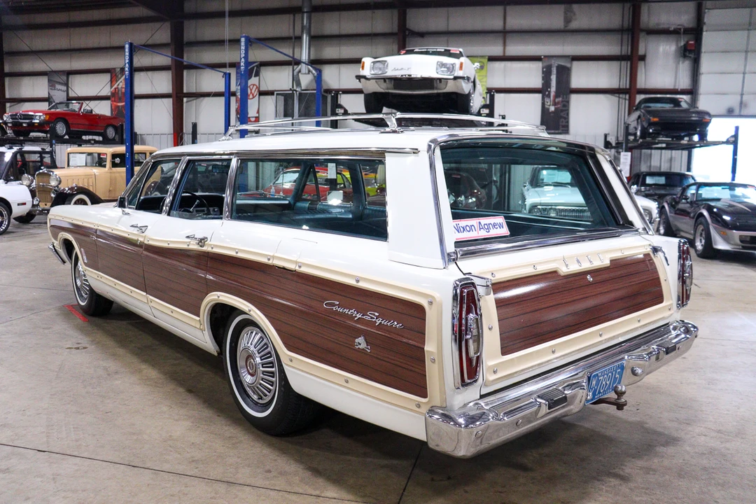 1967 Ford Country Squire - Image 16 of 31
