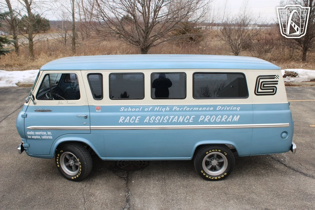 1967 Ford Econoline Van - Image 5 of 12