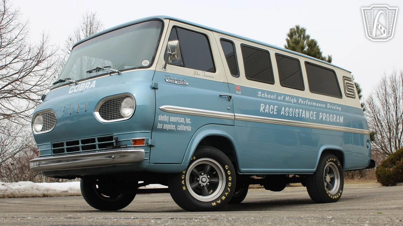 1967 Ford Econoline Van - Image 4 of 12