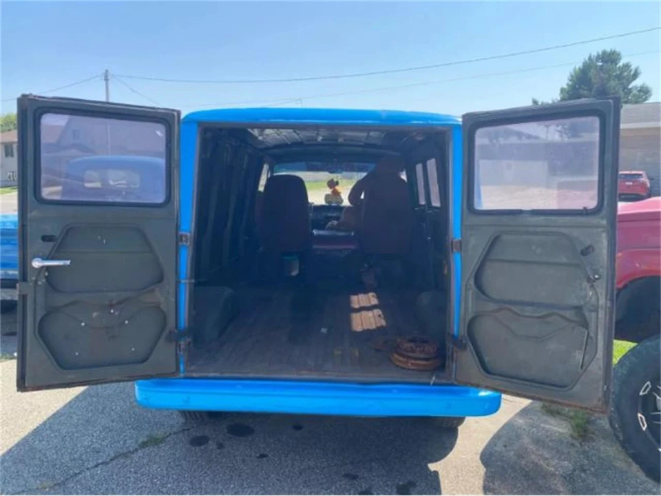 1967 Ford Econoline Van - Image 10 of 16