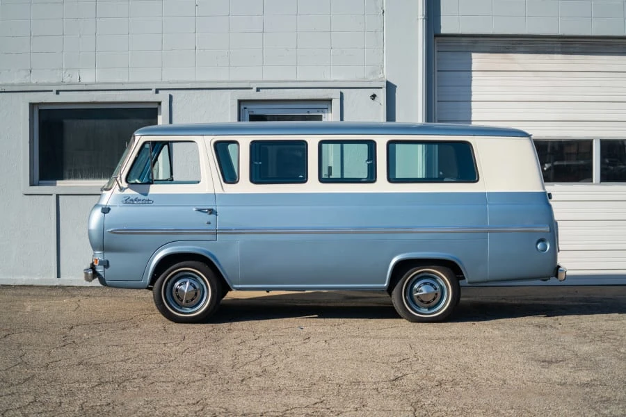 1967 Ford Econoline Van - Image 10 of 17