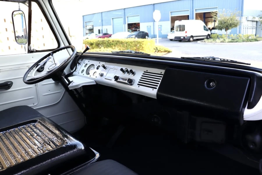 1967 Ford Econoline Van - Image 23 of 31
