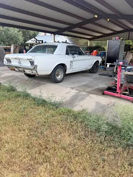1967 Ford Mustang V6 Coupe 2D