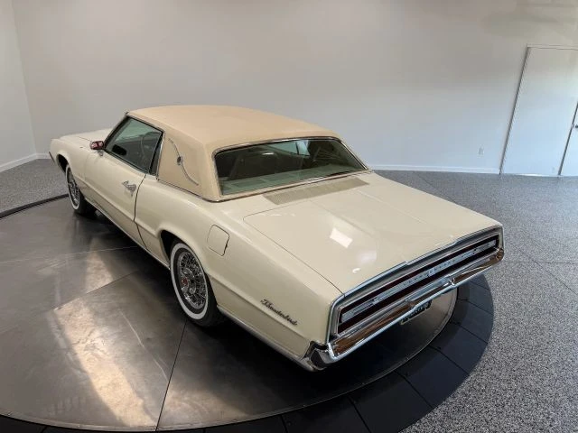 1967 Ford Thunderbird - Image 15 of 31