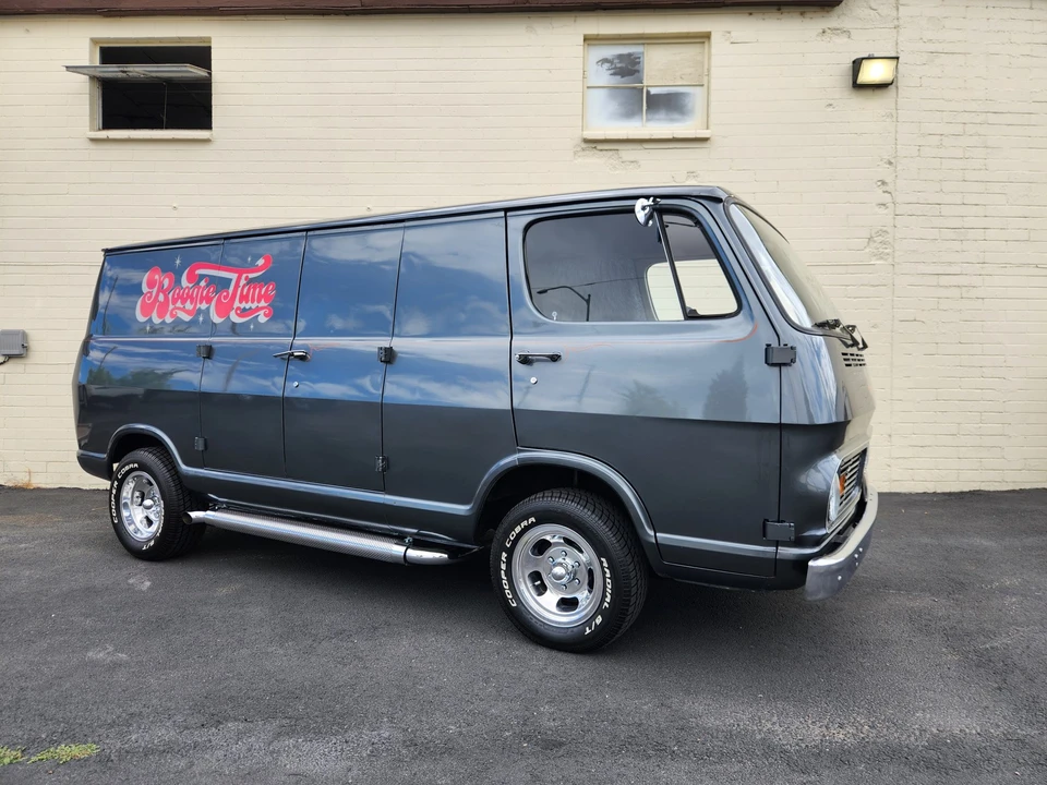 1967 GMC G-series Van - Image 11 of 31
