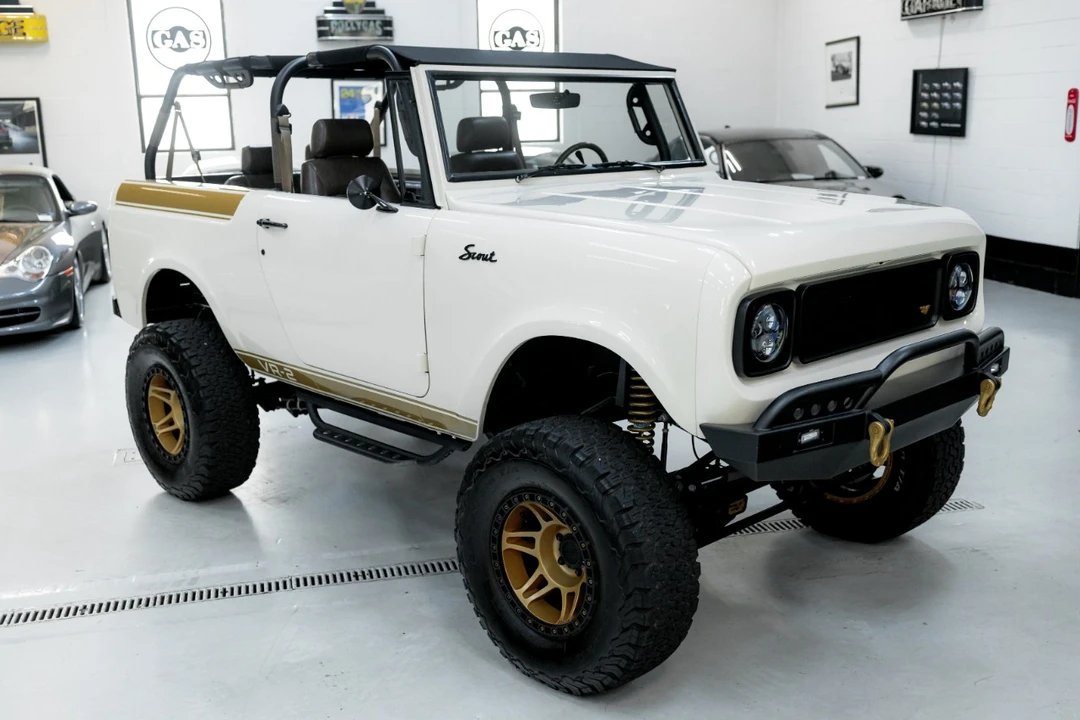 1967 International - Image 11 of 21