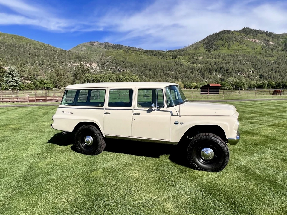 1967 International Harvester Travelall - Image 25 of 31