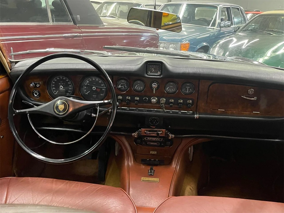 1967 Jaguar Mark X - Image 14 of 31