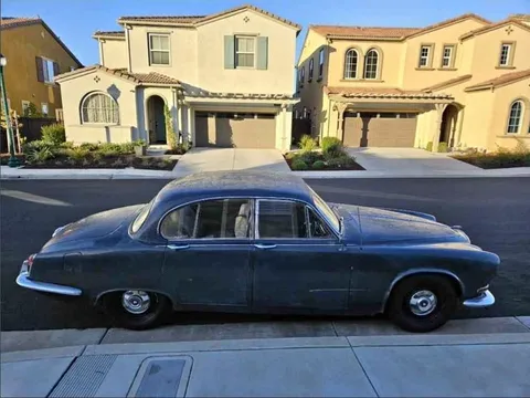 1967 Jaguar 420 Saloon