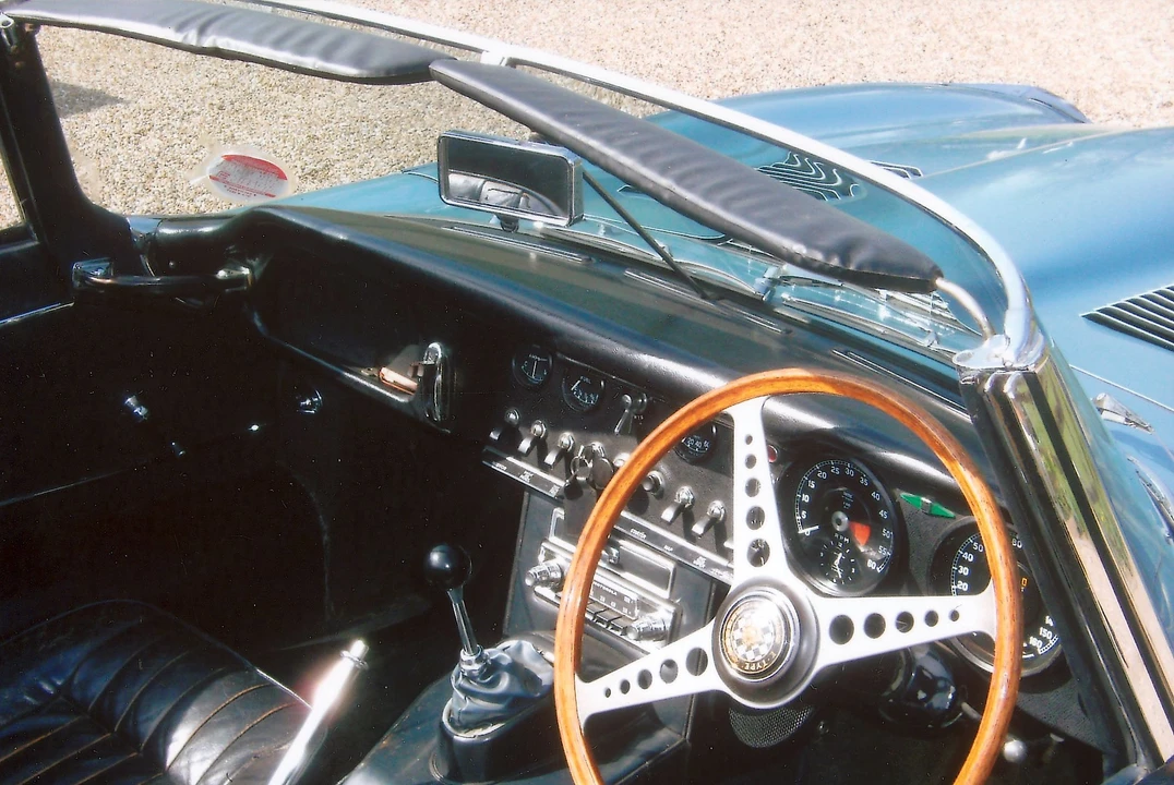 1967 Jaguar E-Type Series 1 - Image 2 of 2