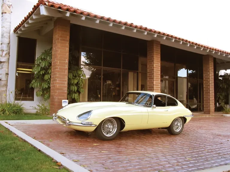 1967 Jaguar E-Type Series 1 - Image 2 of 2