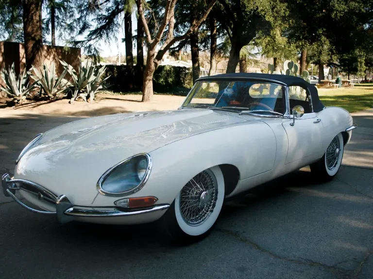 1967 Jaguar E-Type Series 1 - Image 2 of 2