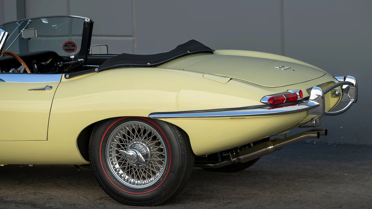 1967 Jaguar E-Type Series 1 - Image 26 of 31