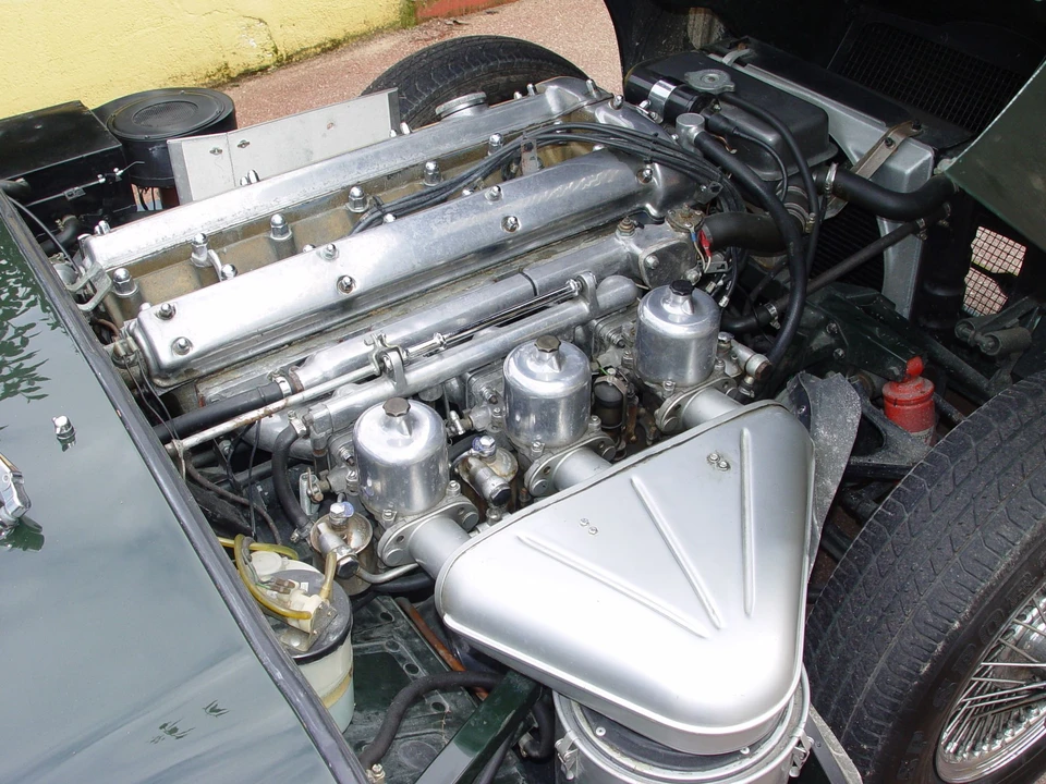 1967 Jaguar E-Type Series 1 2+2 - Image 2 of 3