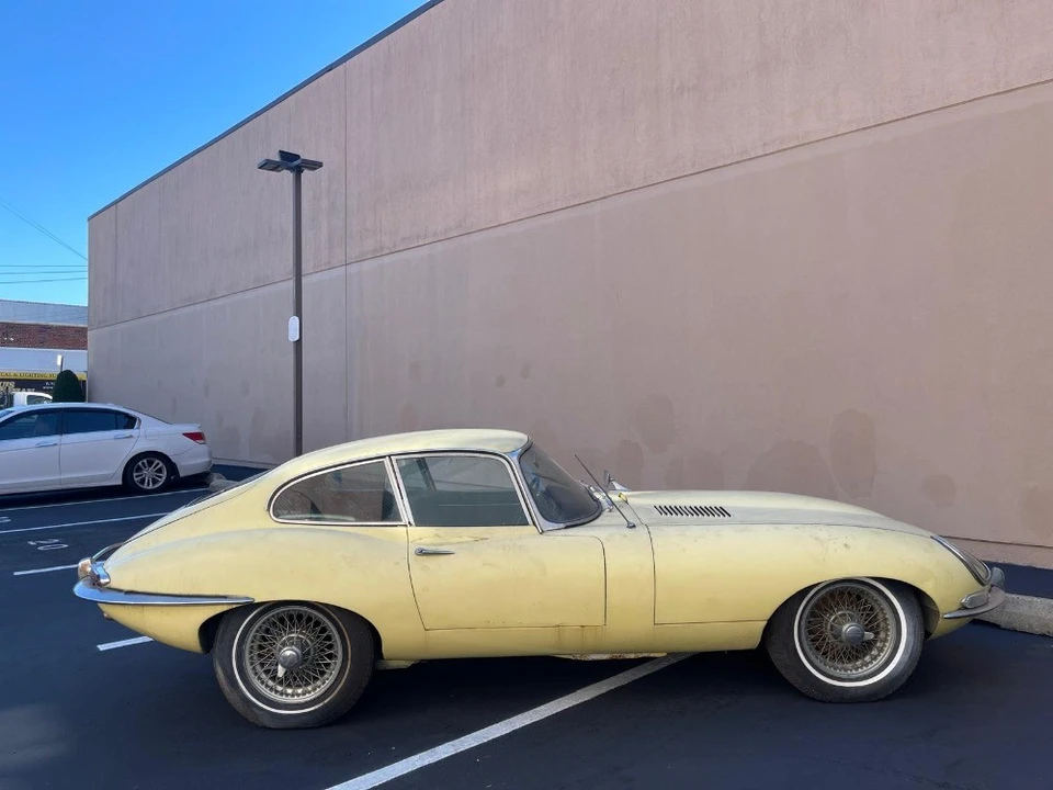1967 Jaguar E-Type Series 1 - Image 2 of 5