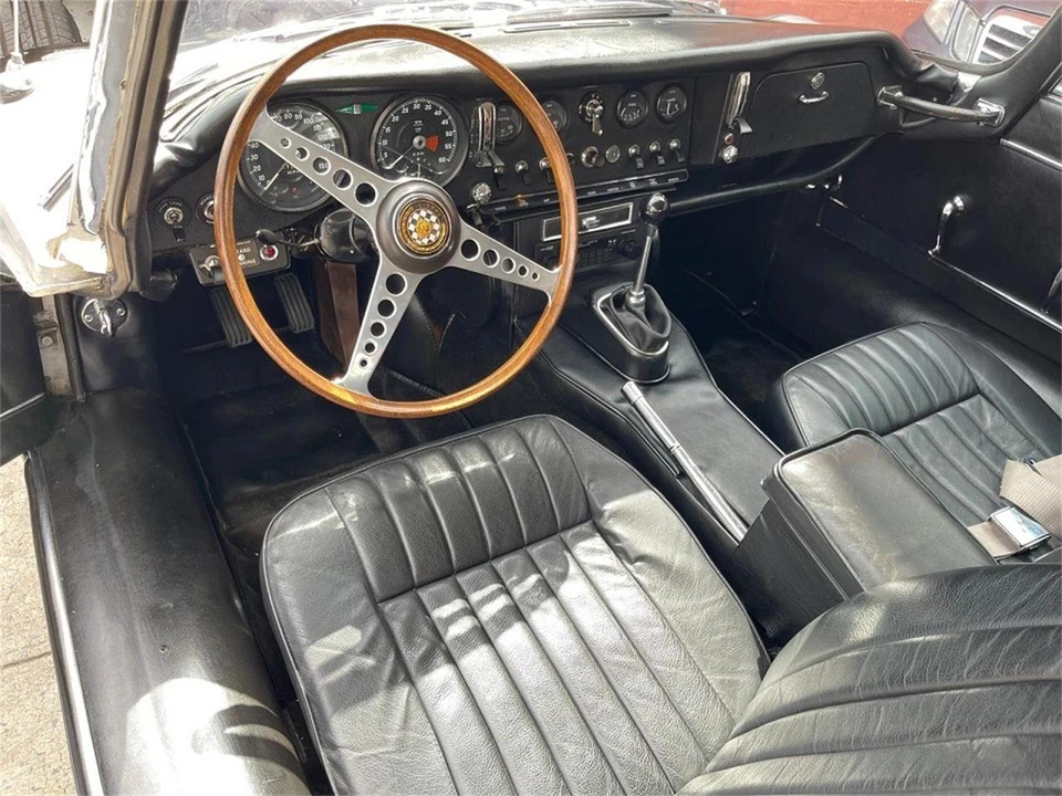 1967 Jaguar E-Type Series 1 - Image 8 of 9