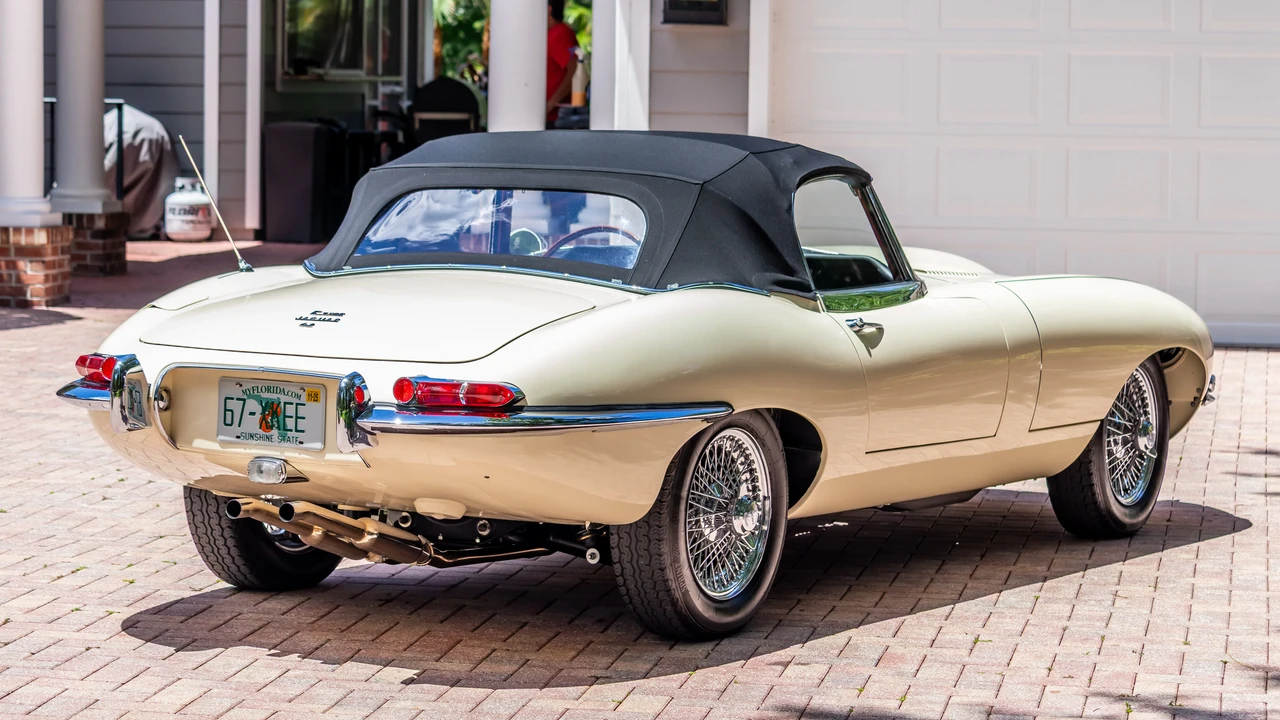 1967 Jaguar E-Type Series 1 - Image 5 of 31