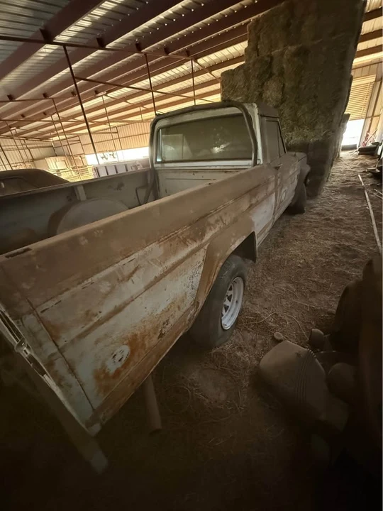 1967 Jeep SJ Gladiator - Image 2 of 6