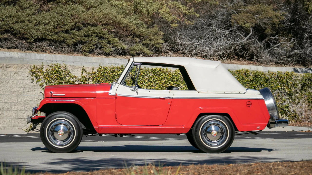 1967 Jeep Jeepster Commando - Image 2 of 18