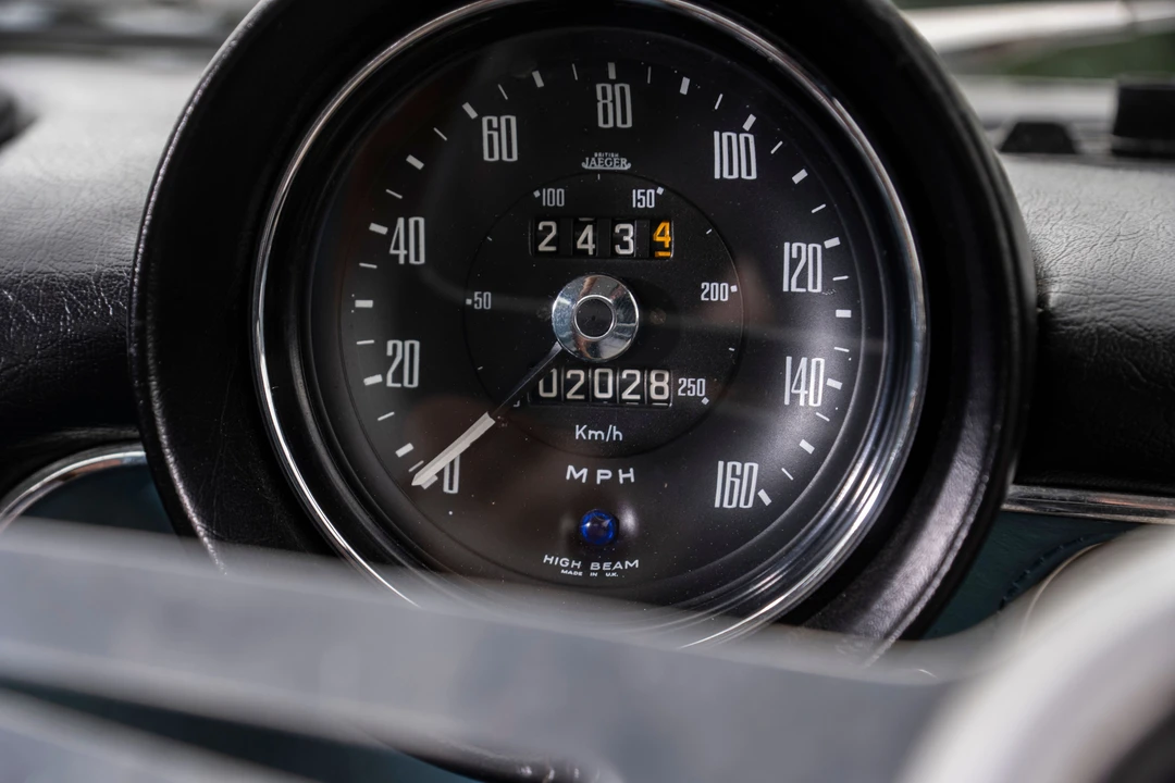 1967 Jensen Interceptor - Image 24 of 31