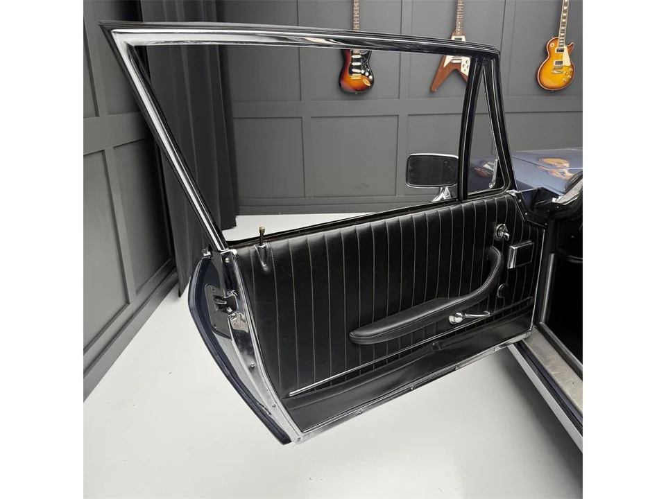1967 Jensen Interceptor - Image 15 of 31