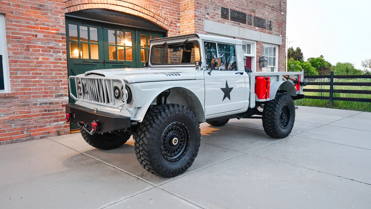 1967 Jeep SJ Gladiator - Image 2 of 10