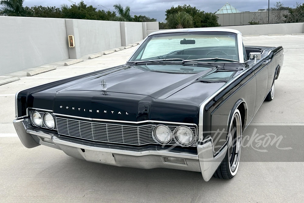 1967 Lincoln Continental 4th Gen - Image 9 of 17