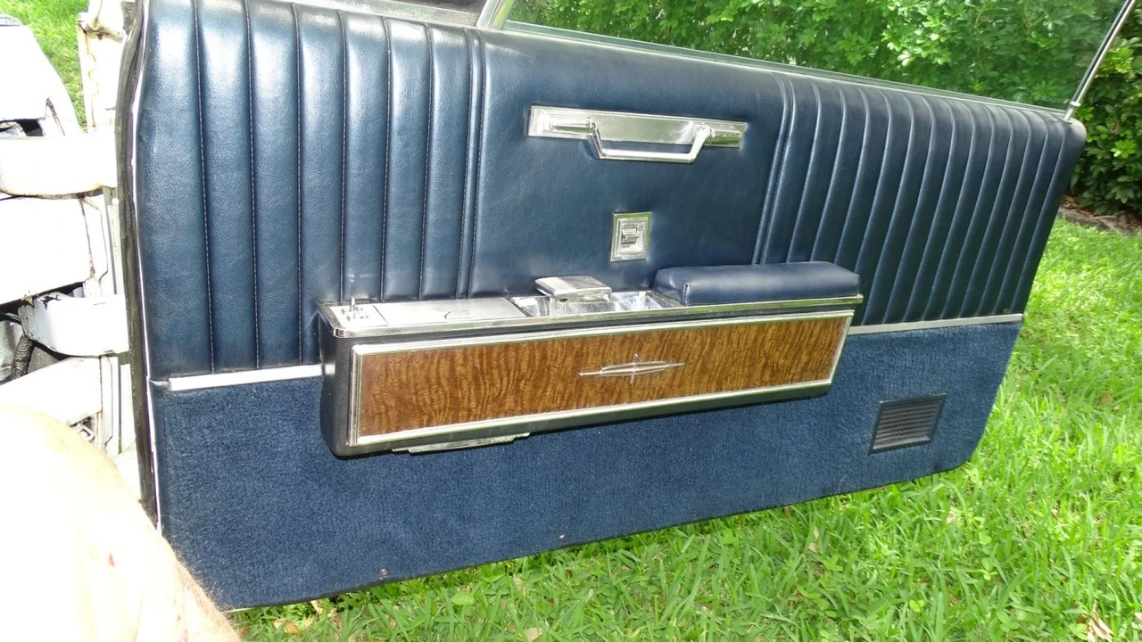 1967 Lincoln Continental 4th Gen - Image 19 of 24